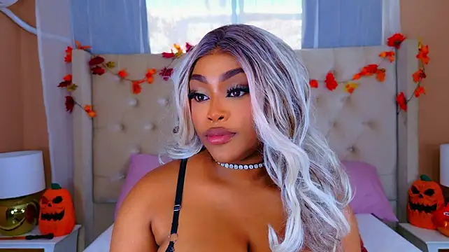 TiannahGlow - Warm your Queen