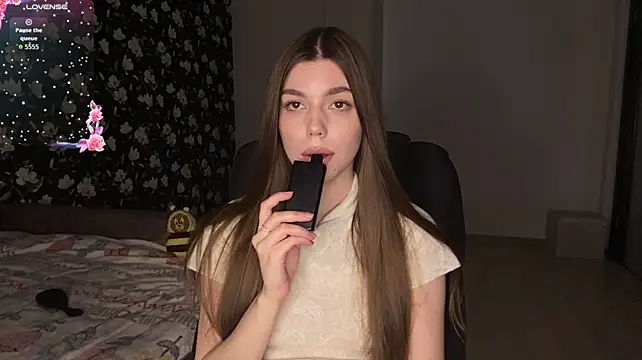 NeidaGowing - Pull down my skirt to flash ass