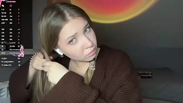 Blondesveg - Play with boobs🍑