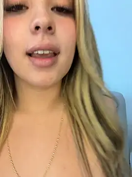 Cloee_Rainbow1 - Spit on my pussy and rub it 💦😈👋🏼🥵