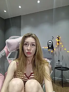 CarrieCrystal - squeeze my boobies