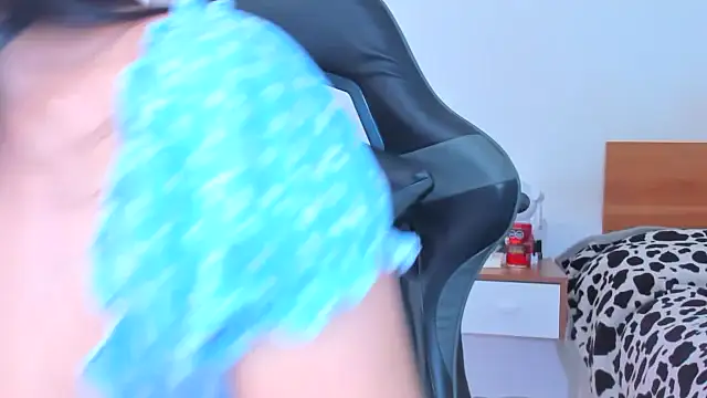 SophieLennox - Put your dick between my big tits 🔥