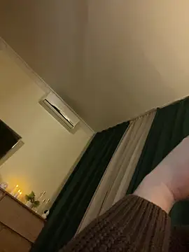 Your_Alice_ - SHOW TITS + 1 SEXY PHOTO