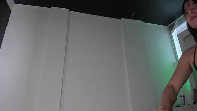 Chrystal_js - show tits