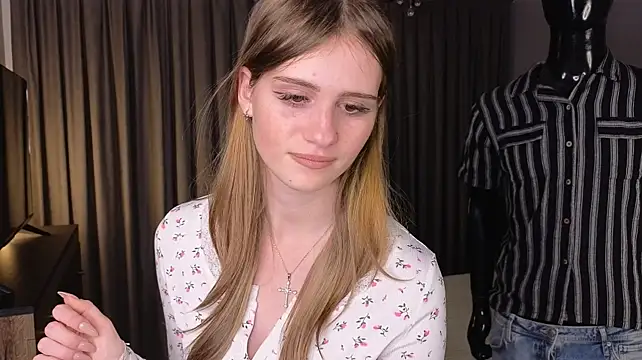 AraceliBrookes - unbotton 3 botton + massage boobs close