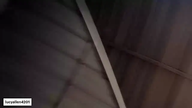 Lucyallen4201 - Run Naked in the Yard!