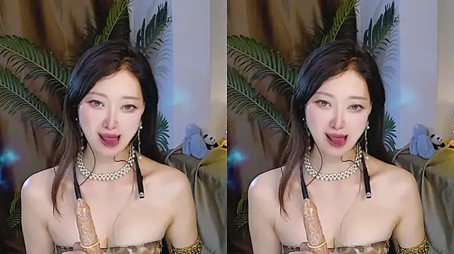 Vivienne520 - M腿真空搂胸
