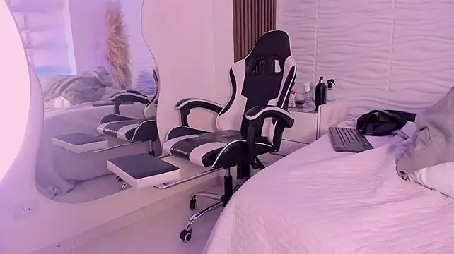 MissyAndNova - cum face