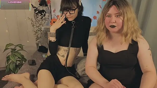 Goddess_EllisN - Jamie handbra