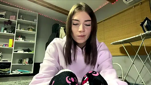 Simmisweet - Show My Pretty Legs 💗