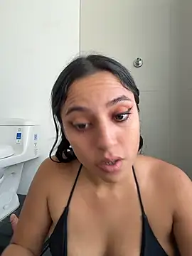 MeggyMae_ - WET T-SHIRT UNDER THE SHOWER 👕💦