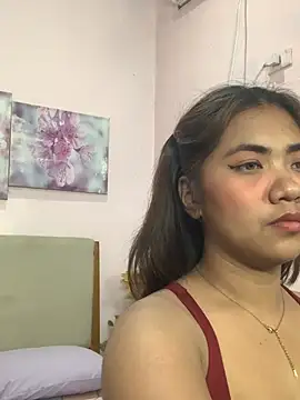 YaraSmith - topless and hands up🤪