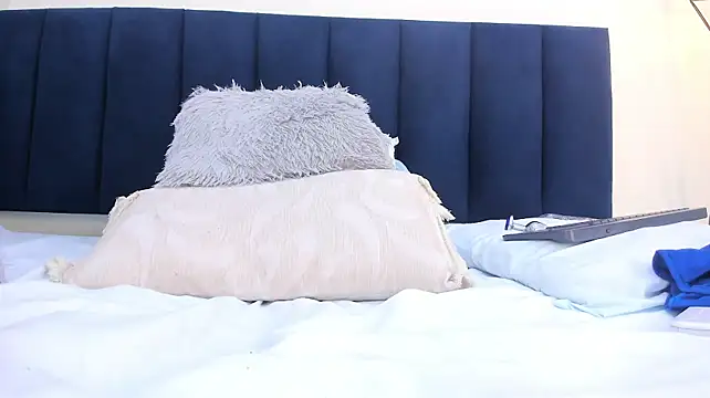 Mayaevansmg - full dildo in my ass