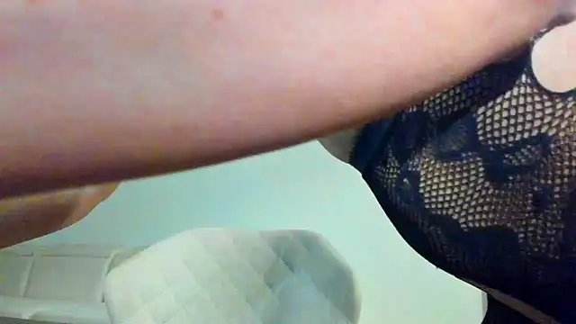 FameAndFlavour - Make me CUM
