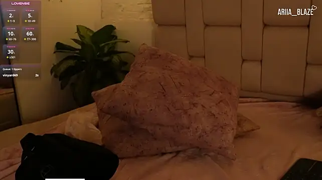 Ariia_Blaze - fuck me in doggy and domi play