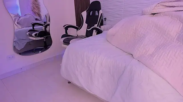 MissyAndNova - cum face