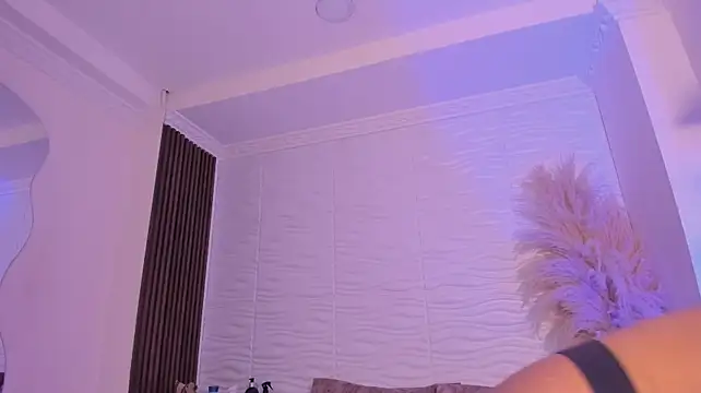 MissyAndNova - cum face