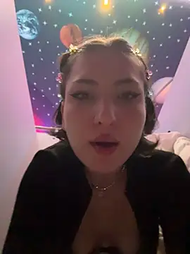 KatyVibes - more boobies show <3