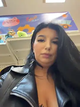 Tisha_Busty