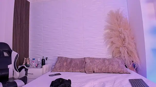 MissyAndNova - cum face