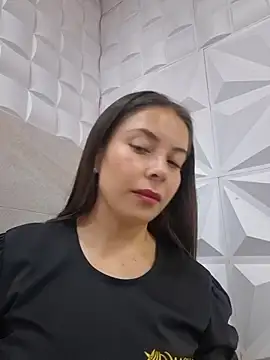 Emmasweet_Val - She works without a blouse 😏 5min