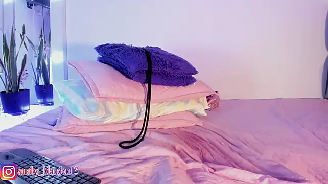 Saravy_Blandon - FUCK MY PUSSY AND MY THROAT🥵