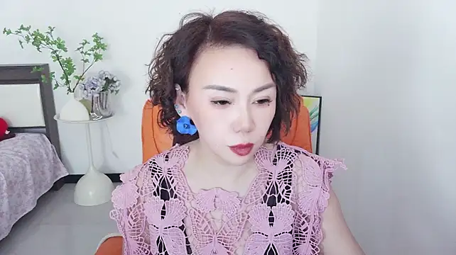 Qinqin428 - 离异带娃艰苦生活