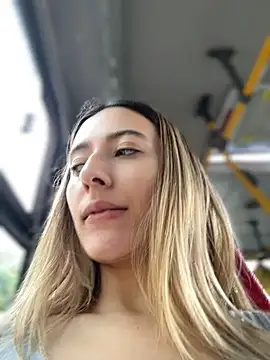 Kloe__t18 - Show boobs at gym