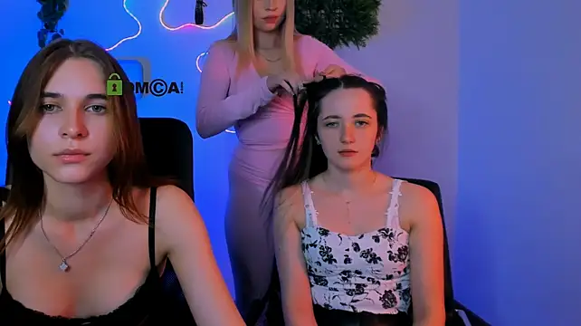 Bella_dorn - Play Tits(Emma)