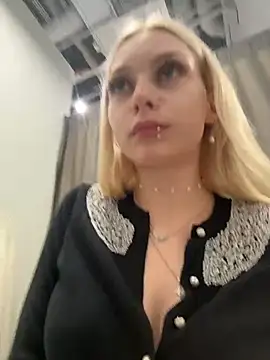 AngelinaTous - Showing tits+finger sucking 💋
