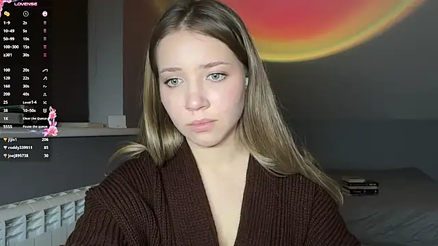 Blondesveg - Play with boobs🍑