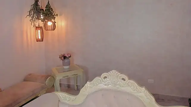 Shantallknowless - SUCK DILDO