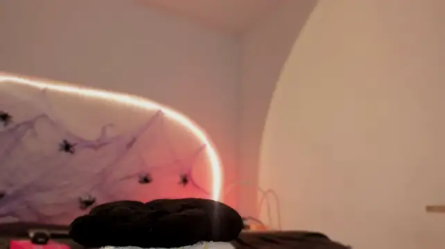 Katiepeach_ - I need one finger in my asshole