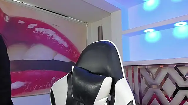 Anniee_x - doggyee