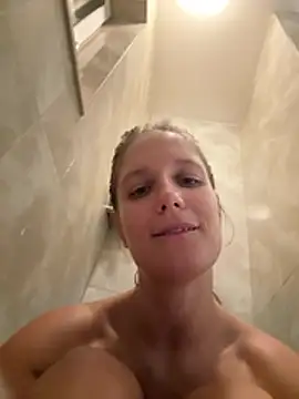 Jennifer11772 - shower with me