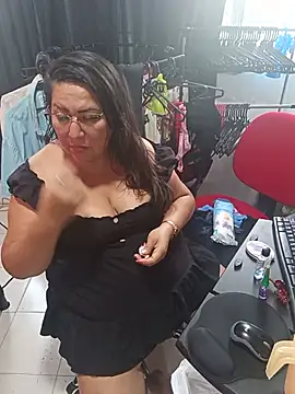Brenda_Berck_ - show cam below