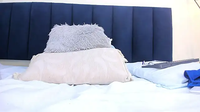 Mayaevansmg - full dildo in my ass
