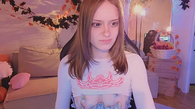 HeatherRaine - Teasing in doggy pose