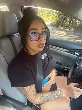 Controllercutie - Squirt show in car!!!
