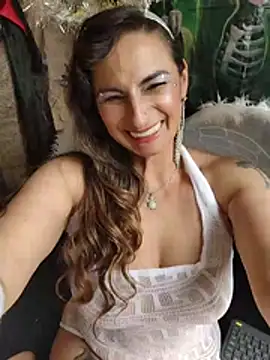 Marilyn_love6969 - Show those boobs, my angel.