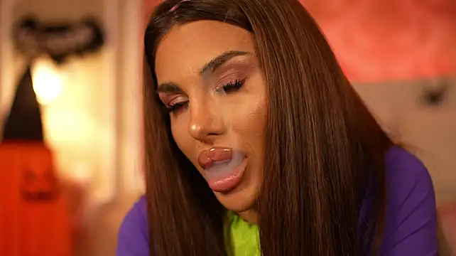 SiennaChantall - Finger my Pussy in Doggy