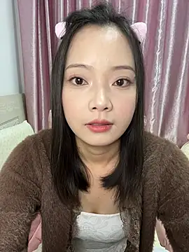BIGBABYYEYE - 入冬了想买一条紫色的围巾🧣