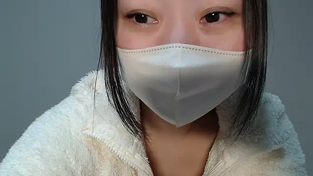 Hika-Channel - クリ飛び出しそうなパールパンティ履く