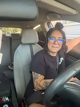 Controllercutie - Squirt show in car!!!