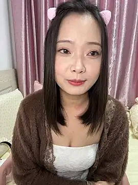 BIGBABYYEYE - 入冬了想买一条紫色的围巾🧣