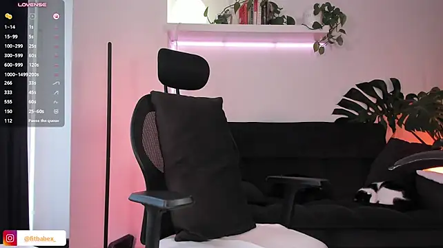 Ariana_fitl_ - Oil and fingering pussy