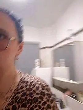 JUJUICY- - Shake boobies + 2 videos
