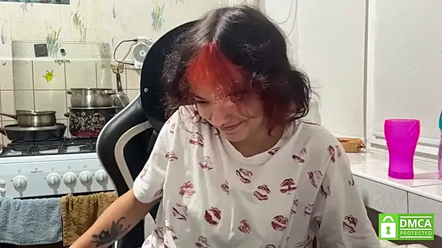 Kirin_Lin - take off my shirt, it's so tight💋