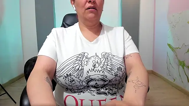 Sammy_owens_ - Show tits + oil + play nipples