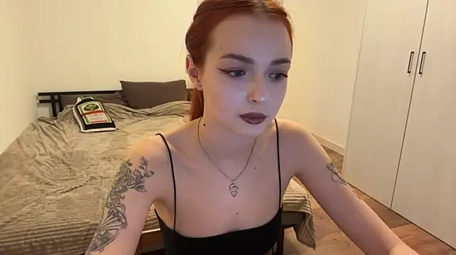 AudreaSaucer - squeeze my tits under top